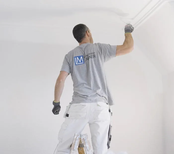 Maler fra Malermester Lakner udfører malerarbejde